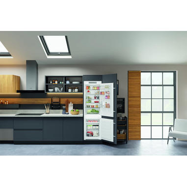 Hotpoint HAC18 T311 frigorifero con congelatore Da incasso 250 L F Bianco |  Frigoriferi da incasso in offerta su Unieuro